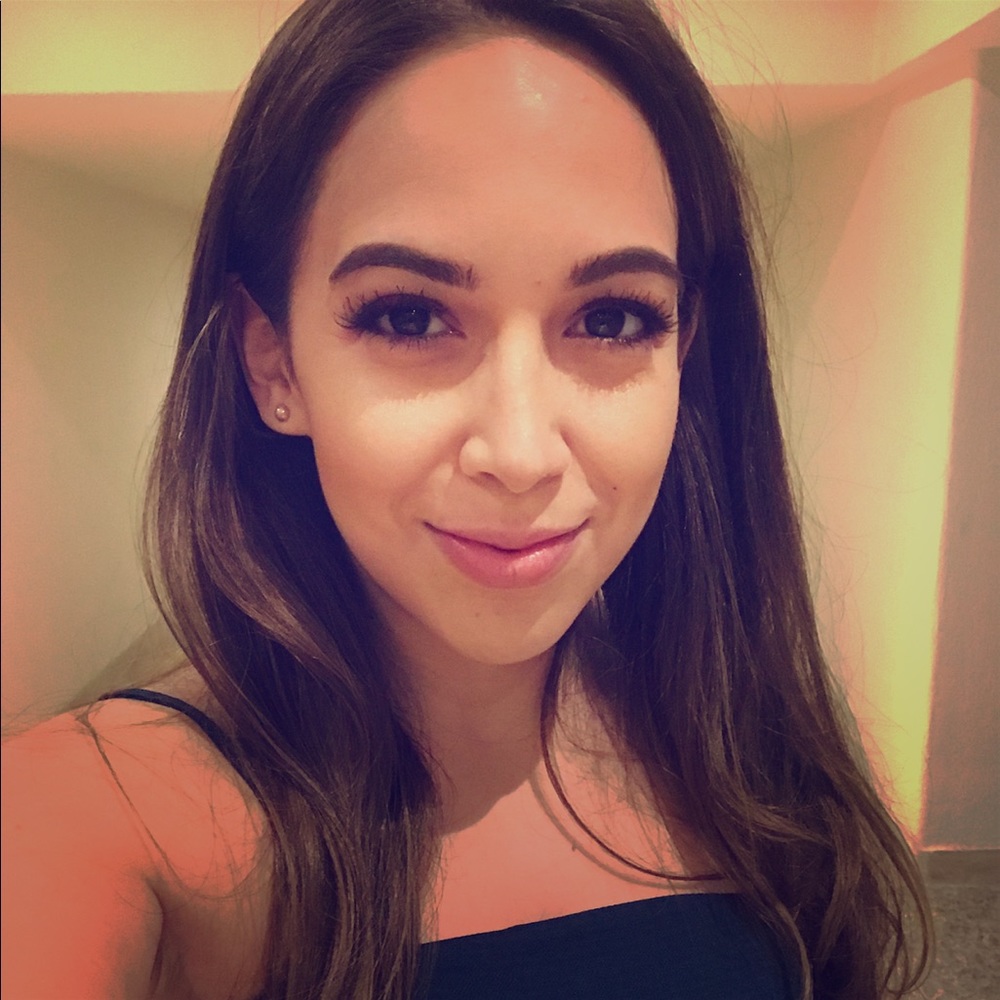 Meet your Posher, Alejandra